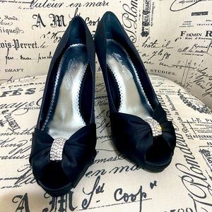 David’s Bridal Michelangelo Women’s High Heels Stilettos Size 8